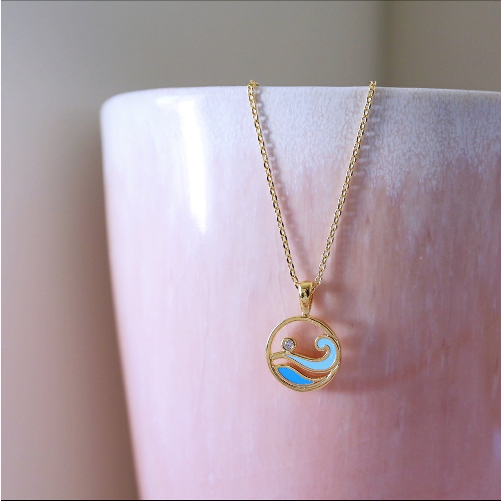 Wave and sun circle pendant necklace - Picture 8 of 8